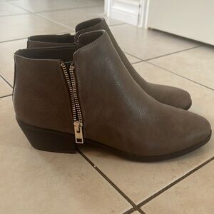 Ankle boots